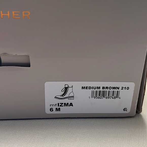 New Marc Fisher Izma Boots Brown NWT - Picture 2 of 3